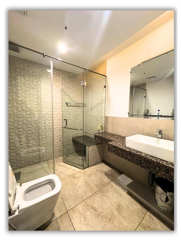 Gold Crest Mall One bed Apartment - image 8