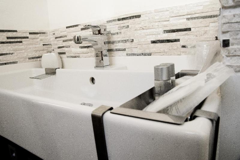 Double or Twin Room with Private Bathroom image 4
