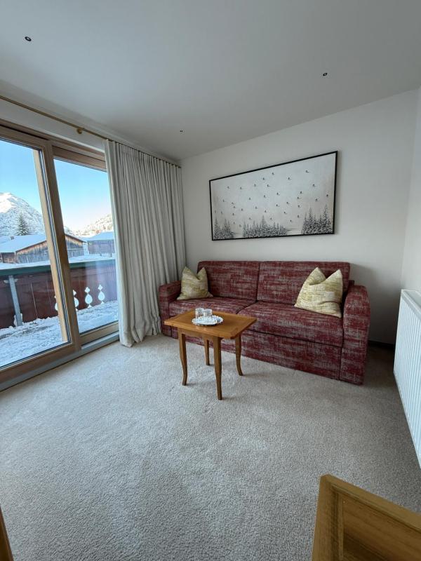 Junior Suite with Balcony image 3