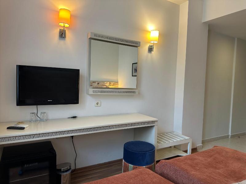 Economy Double or Twin Room image 2