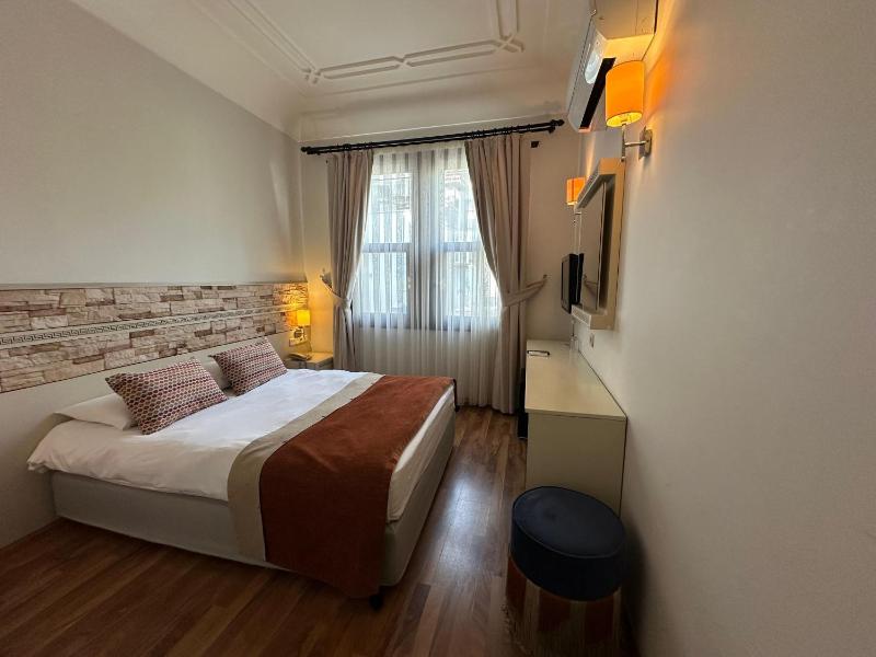 Economy Double or Twin Room image 1