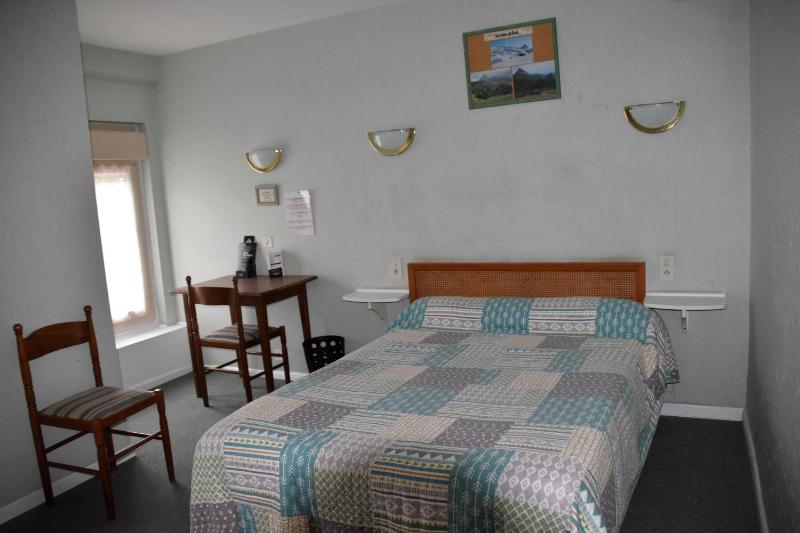 Double Room image 4
