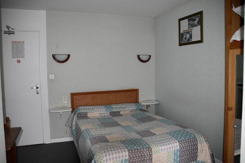 Double Room image 3