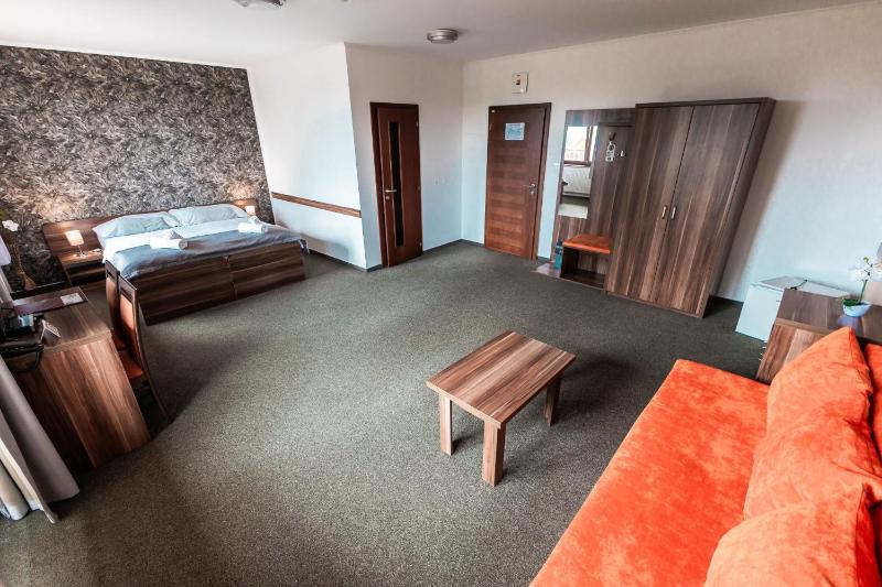 Deluxe Double Room image 4