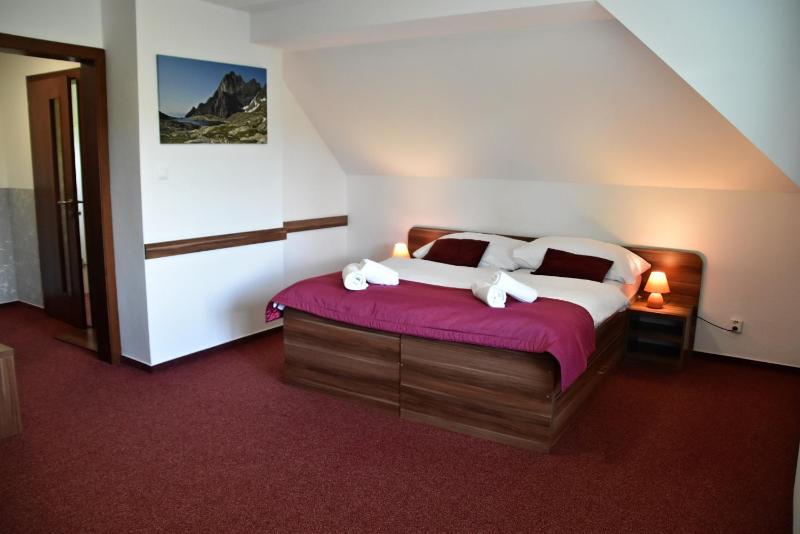 Double or Twin Room image 4