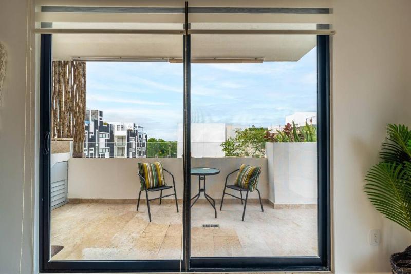 Lux 2 BD Suite with Private Plunge Pool and Balcony - image 16