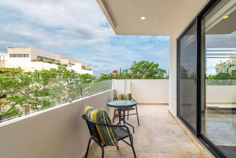 Lux 2 BD Suite with Private Plunge Pool and Balcony - image 23
