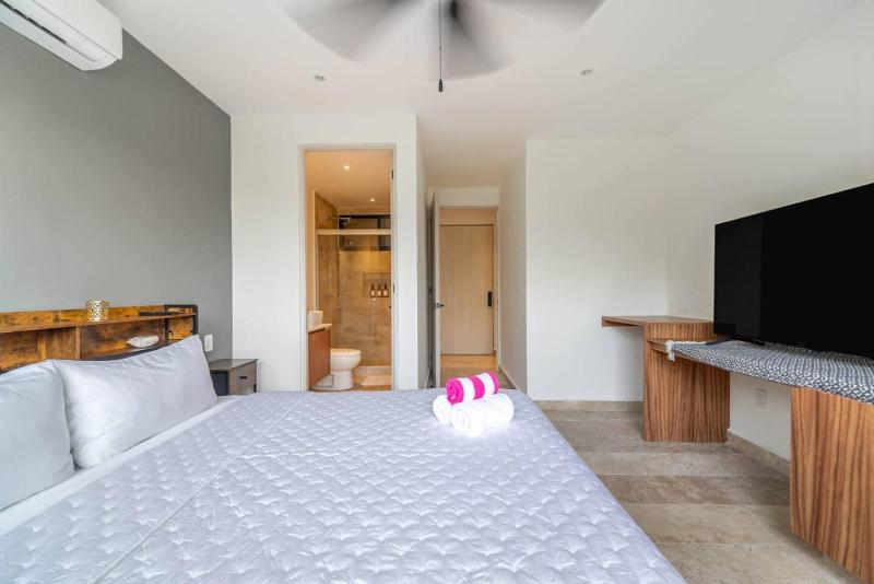 Lux 2 BD Suite with Private Plunge Pool and Balcony - image 13