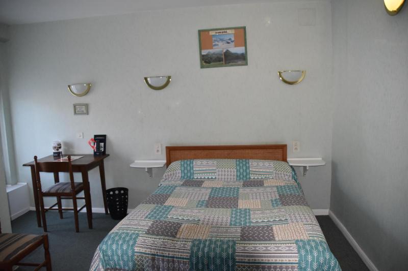 Double Room image 1