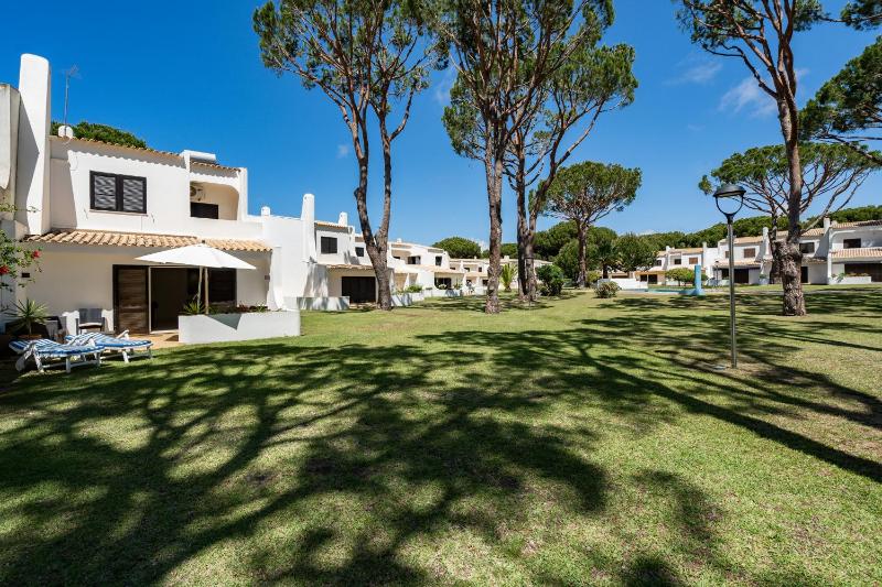 Vilamouratenis Sunscape by SAPvillas - image 25