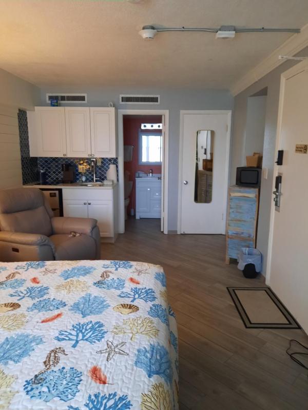Daytona Beach Hawaiian Inn - image 4