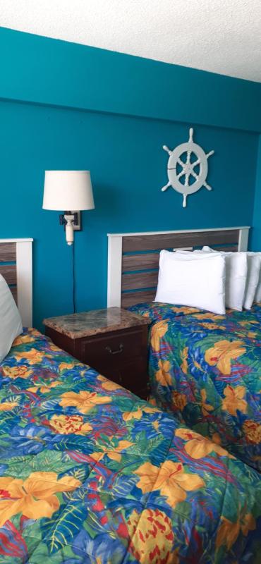 One-Bedroom Suite - Ocean Front  image 3