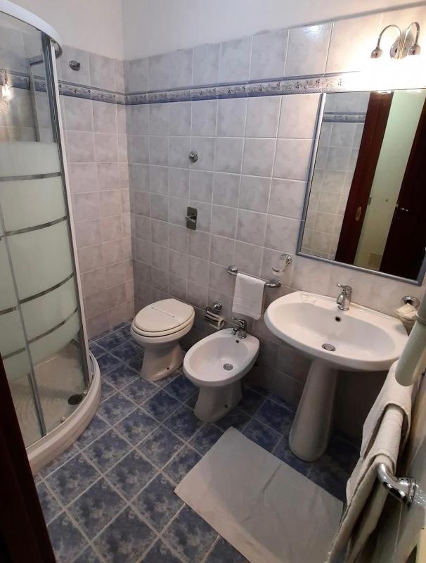 Single Room with Private Bathroom image 1