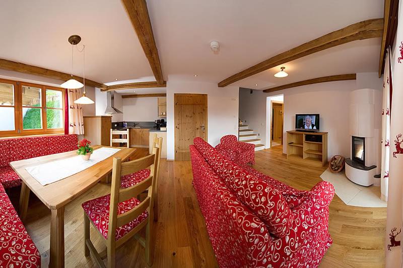 Chalet (6 Adults) image 4