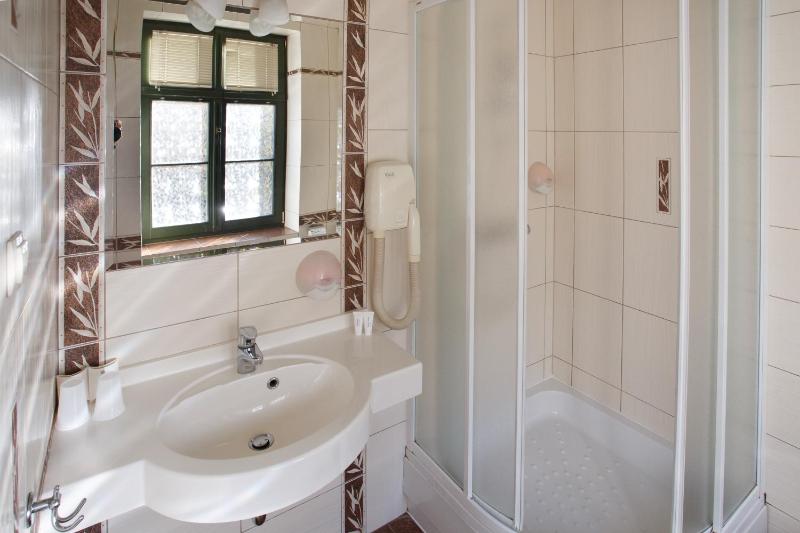 Double Room image 4