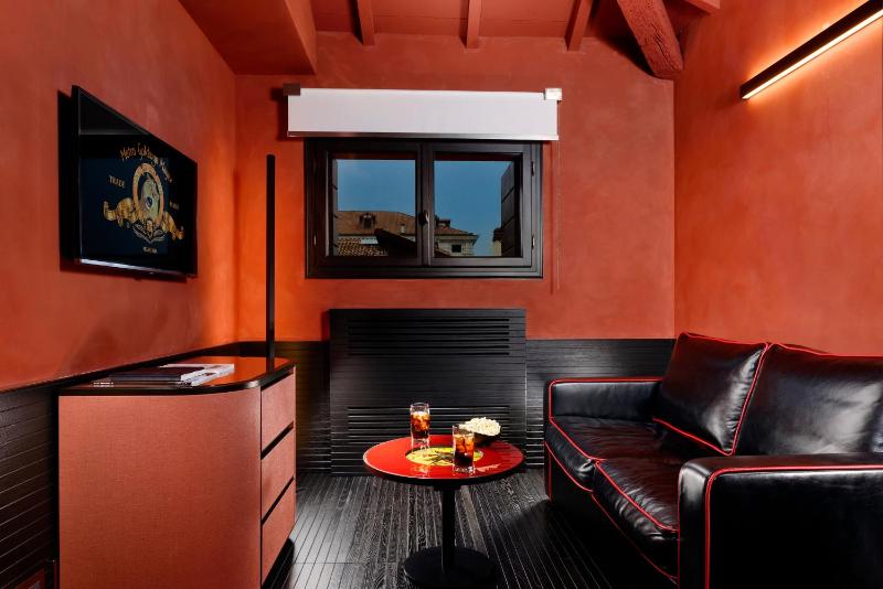Suite image 3