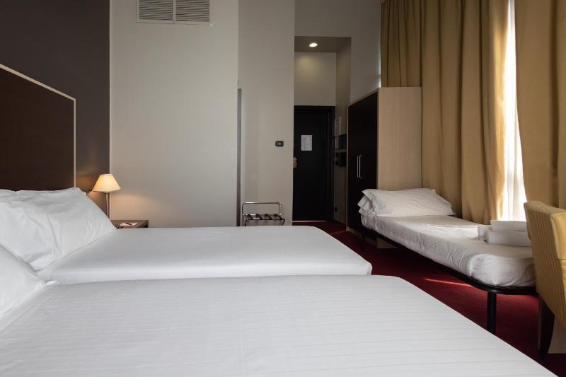 Triple Room image 2