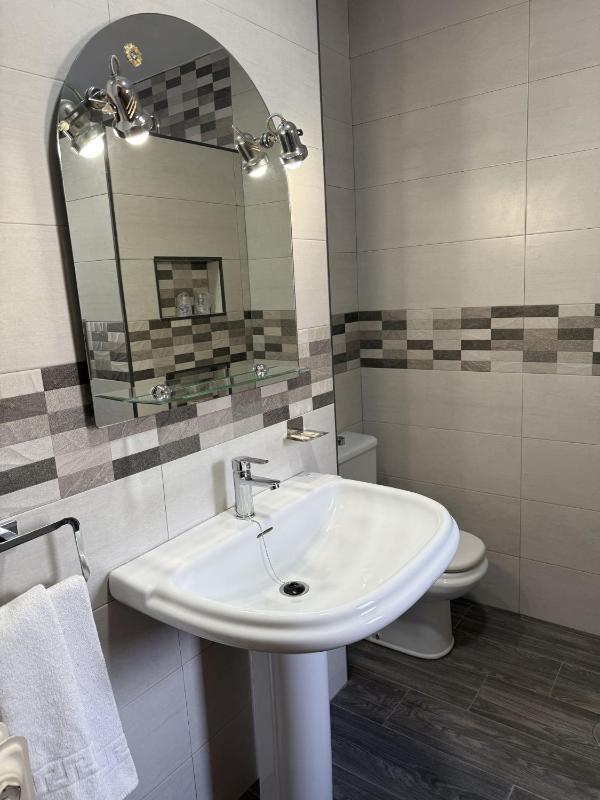 Superior Double Room image 4