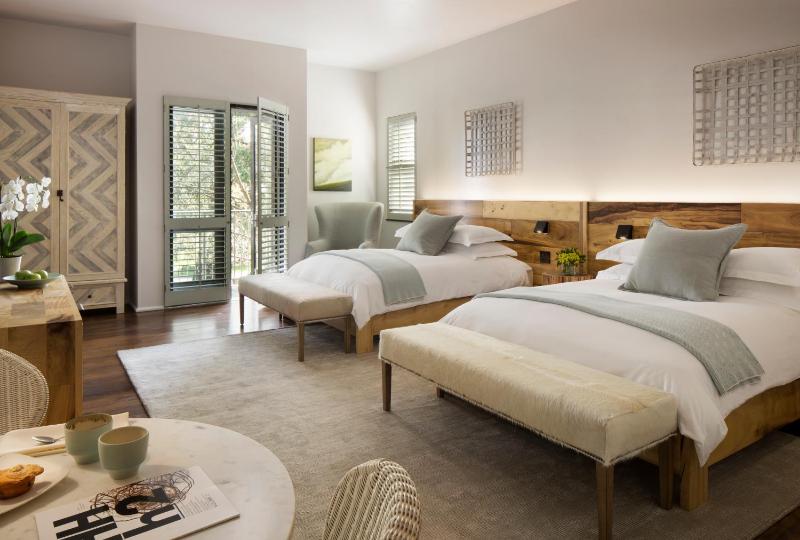 Deluxe Queen Room with Two Queen Beds image 2