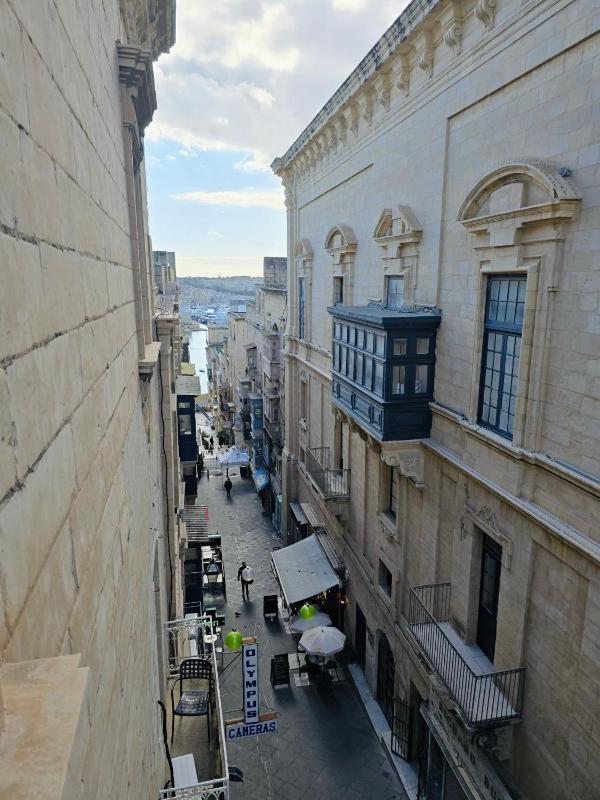 Standard Double or Twin Room image 3