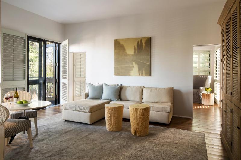Plaza Suite image 2