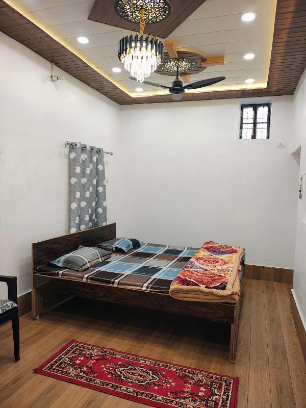 A ShivAngan Heritage Home Stay Near Ghat - image 2