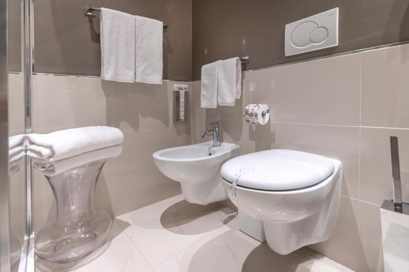 One-Bedroom Apartment (2 - 3 Adults) image 3