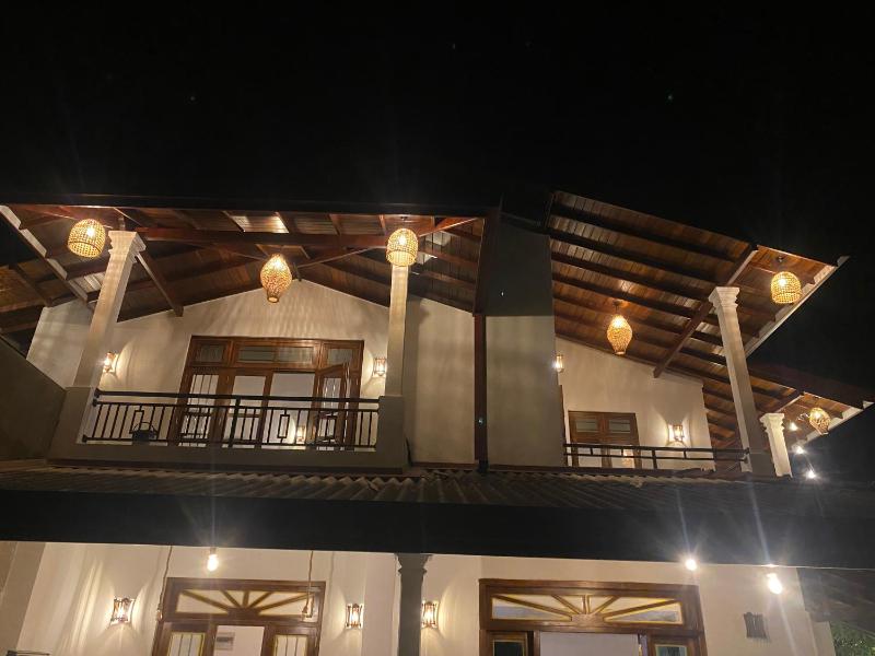 Lake Villa - image 9