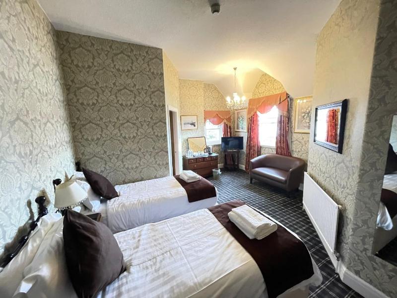 Standard Twin Room with Sea View image 4