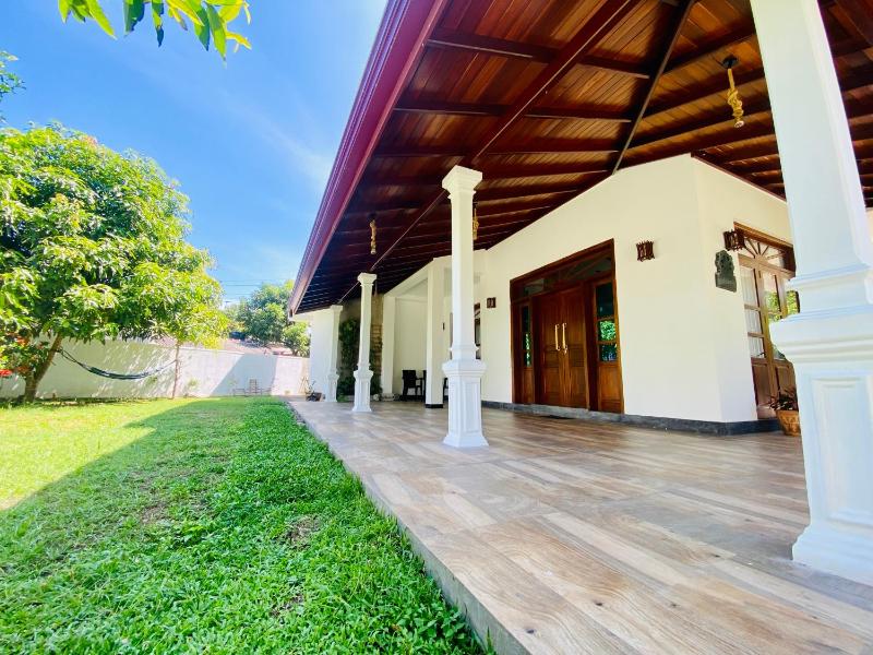 Lake Villa - image 21