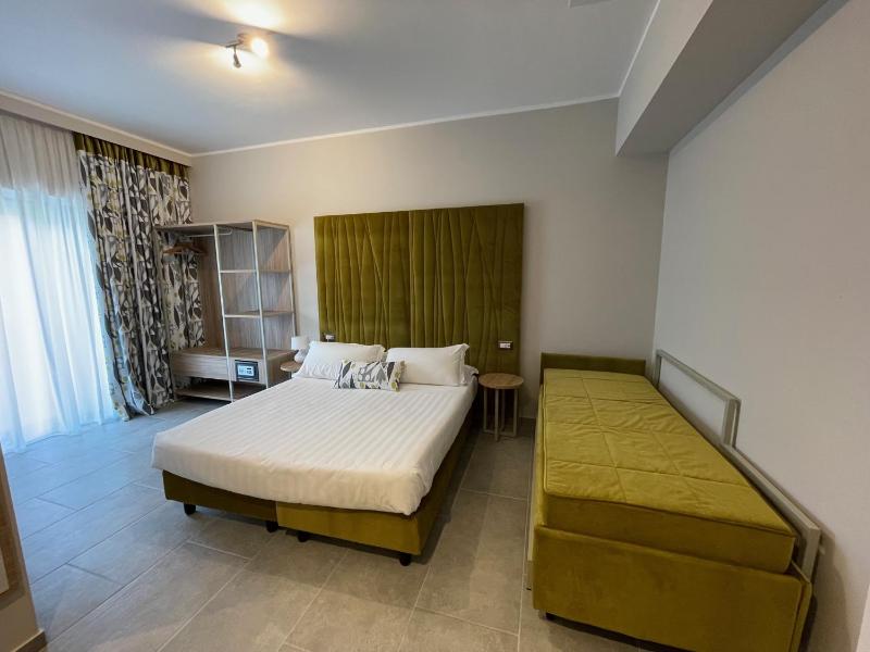 Comfort Quadruple Room image 2