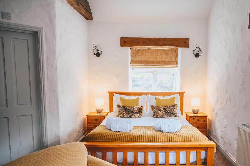 Double Room with Balcony image 1