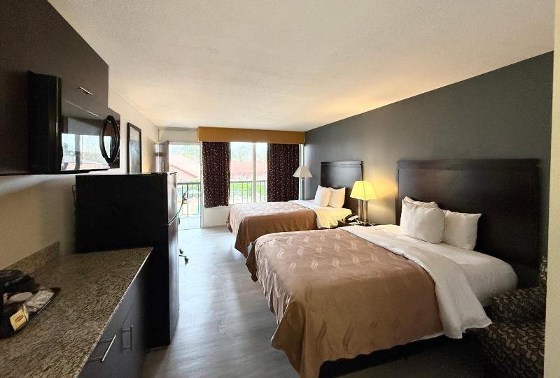 Executive Double Bed Suite - Non Smoking image 4
