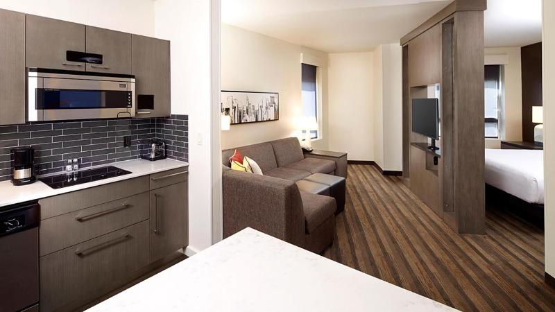 Corner King Studio Suite with Sofa Bed and Kitchen image 3