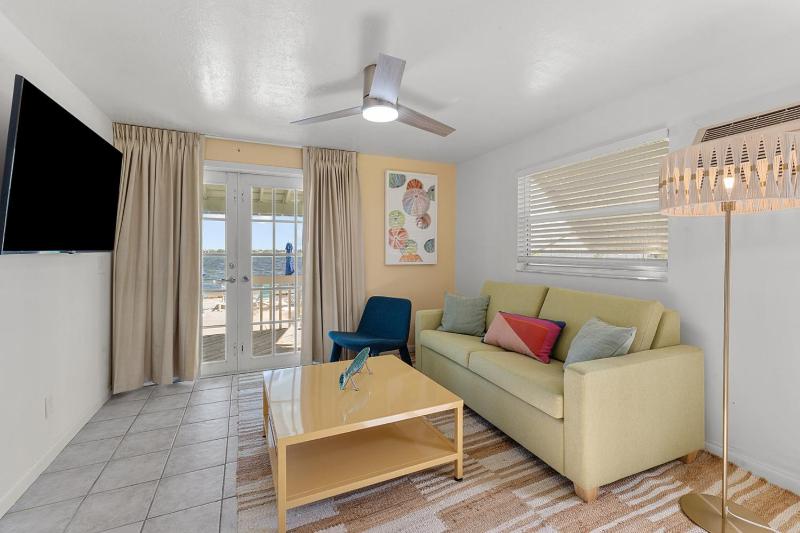 Bungalow - Water Front  image 1