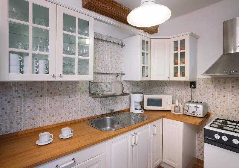 Standard Triple Room image 3