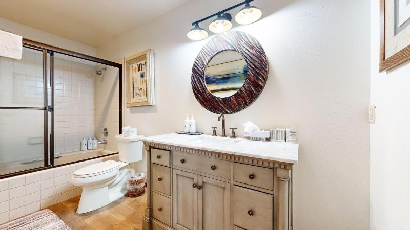 Bridges Townhome 5 Large Remodeled Mountain View Townhome with Private Jacuzzi Steps to Eagle Lodge - image 14