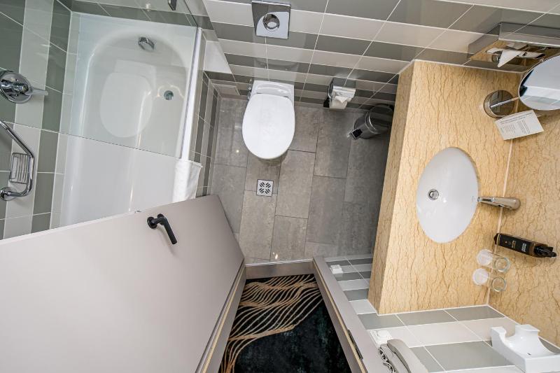 Classic Double or Twin Room with Zip Beds and SPA Access image 2