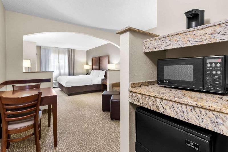 King Suite - Non-Smoking image 1