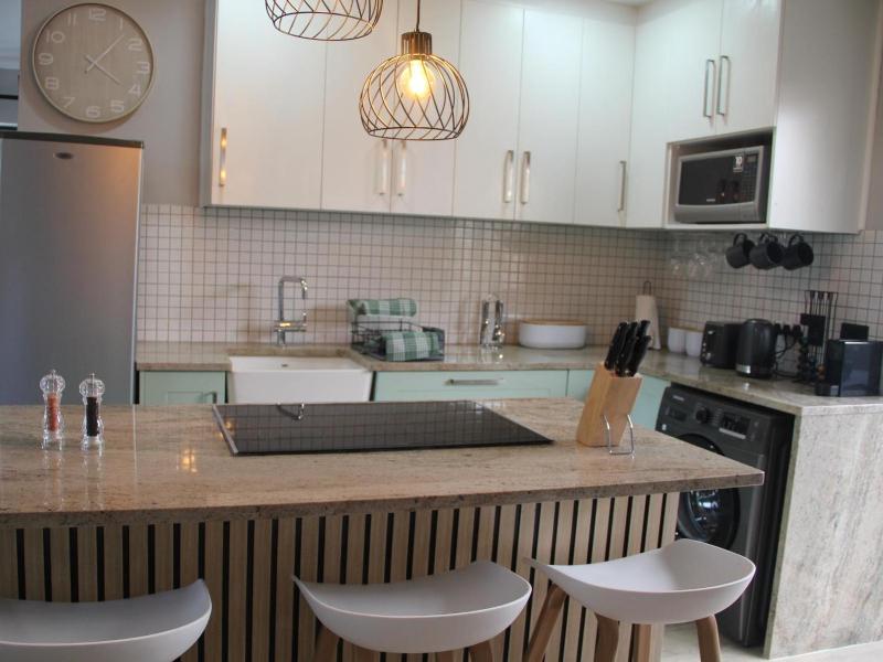 Cottage Studio - image 10