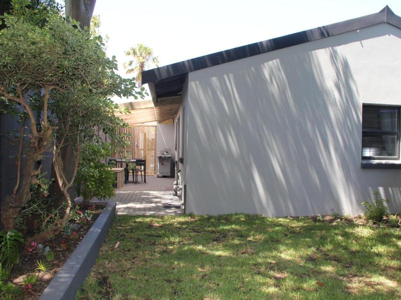 Cottage Studio - image 5