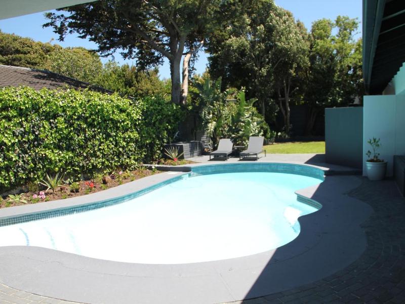 Cottage Studio - image 14