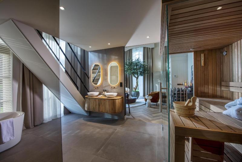 Suite with Sauna image 4