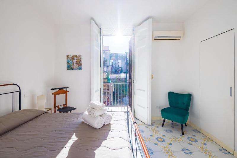 Palazzo Loffredo by NapoliApartments - image 9