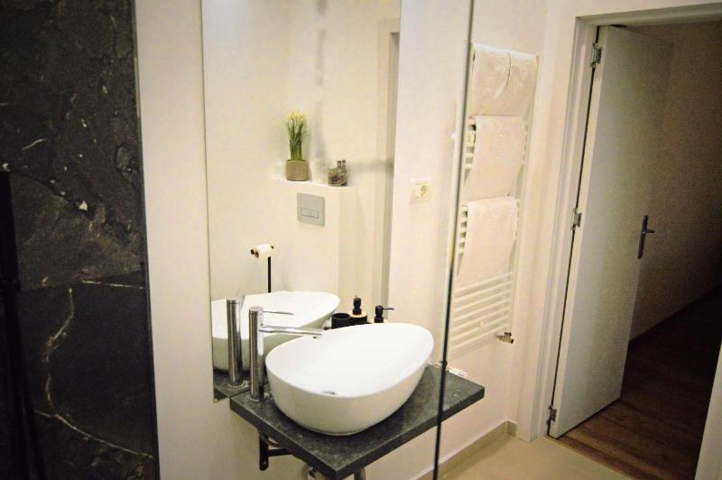 Apartment image 4