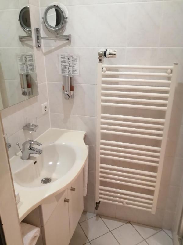 Deluxe Double Room with Balcony image 1