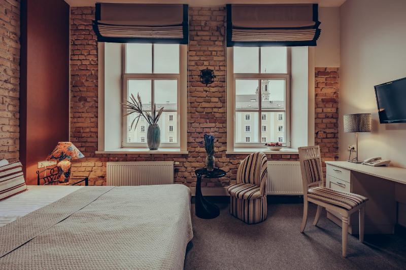 Superior Double Room image 3