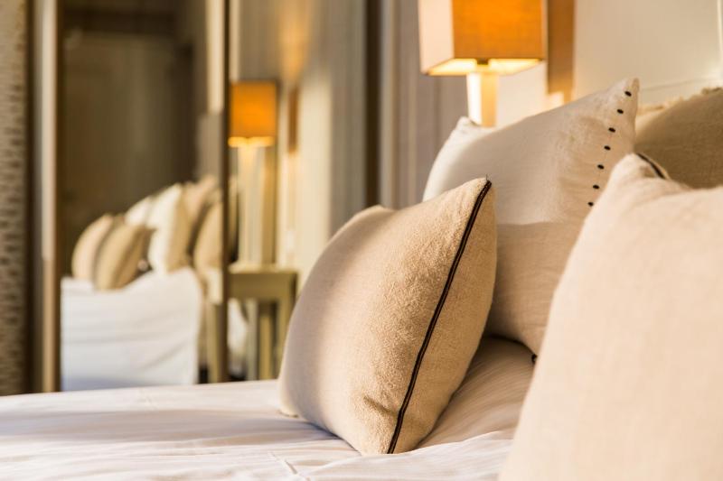 Standard Twin Room image 2