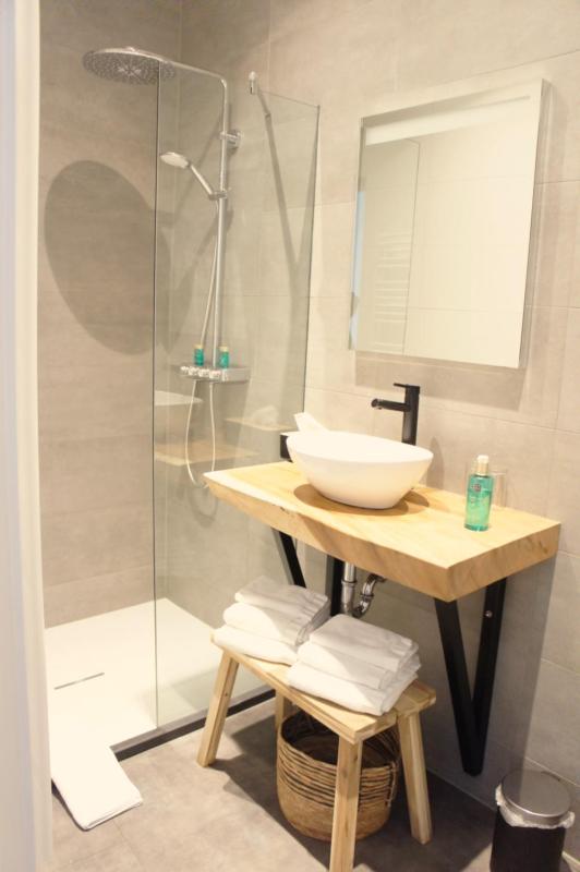 Deluxe Double or Twin Room image 1