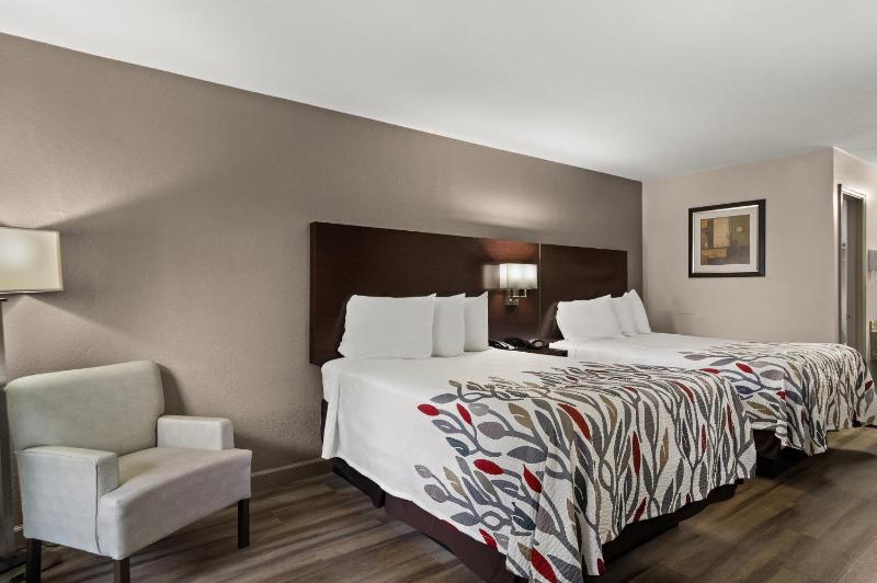 Deluxe Room with Two Double Beds Smoking image 4